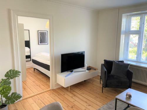 Cozy 1-bedroom Apartment In Elegant �sterbro
