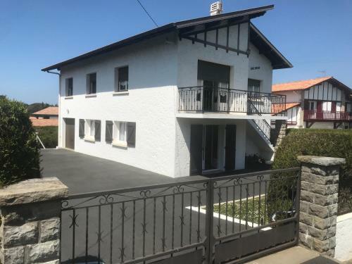 Apartamento A Louer Appartement Dans Une Maison