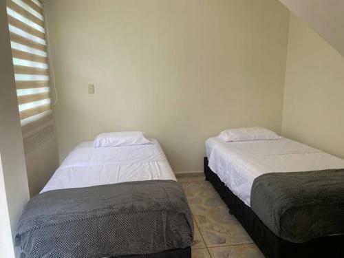 Casa Con Parking Y Terraza En Sector Exclusivo