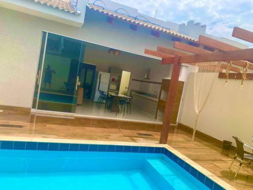 Casa Com Piscina E Duas Su�tes Perto Do Parque Lagoa Quente