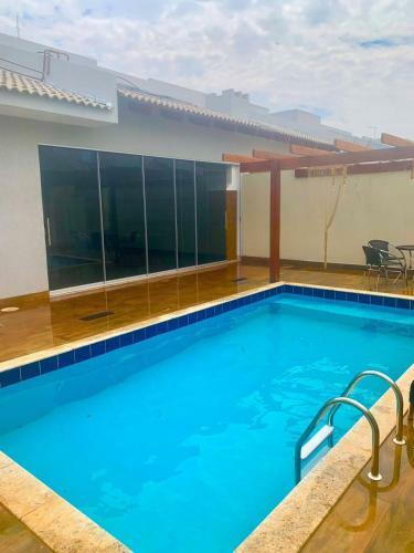 Casa Com Piscina E Duas Su�tes Perto Do Parque Lagoa Quente