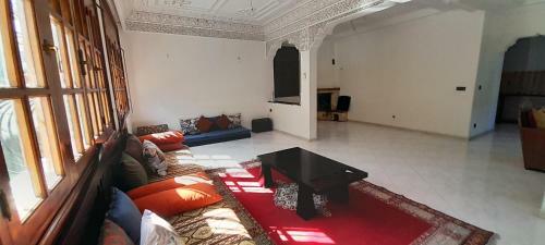 Hostal Villa Razoli Spacieuse Calme Et Familiale