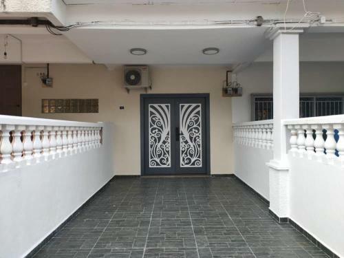 Hotel Oyo Home 90534 Nomadic Town House