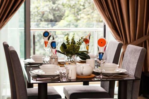 Apartamento Cozy Spacious 2br Bukit Bintang With Lush Greenery