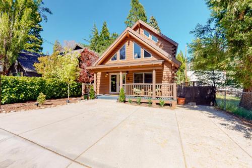 The Cabin On Maple