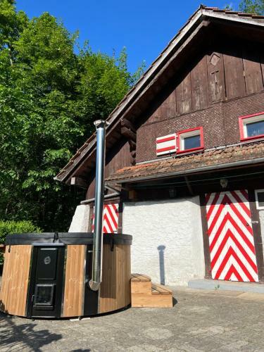 Romantic Superior Swiss Chalet With Hottub
