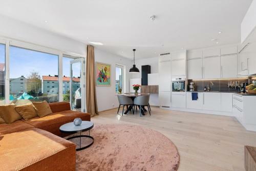 Stayplus Dnb Apartment With Balcony
