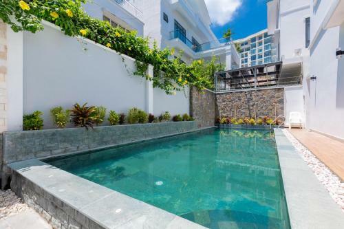 Villa H? B?i Long Cung Resort H??ng Giang