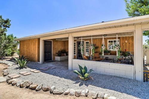 Lovely Morongo Valley Homestead With Mtn Views