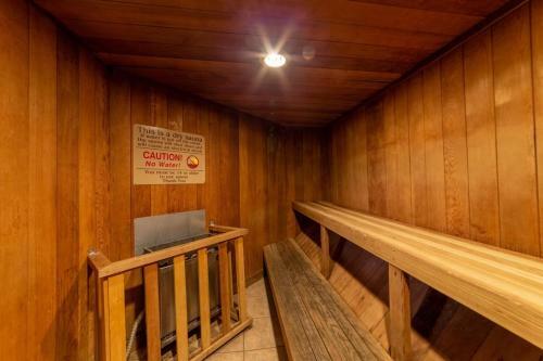 #538 Mid-town 1br, Pool, Spa, Close To Shops
