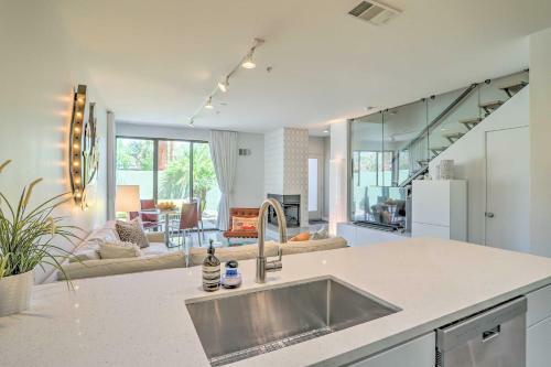 Apartamento Chic Palm Springs Condo - Walk To Downtown!
