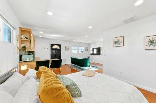 Villa Beverly Grove Spanish Oasis With Pool & Parking
