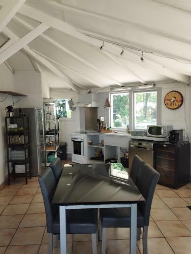 Maison Atypique Dans Un Endroit Calme Arbor�
