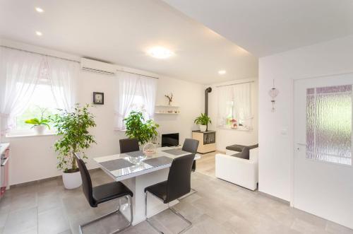 Apartment Bavar