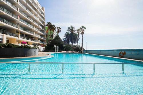 Delightful Ocean Front Escape Atlantic Gardens Apart 414