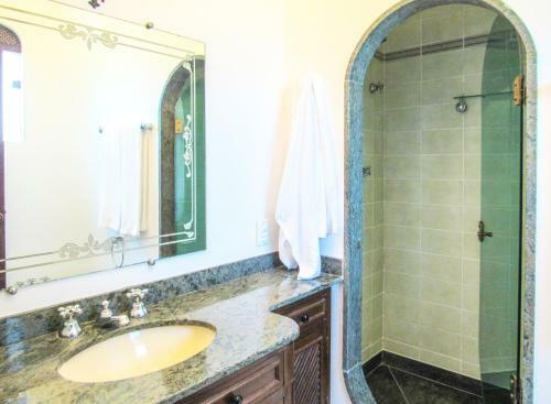 Linda Casa Com Piscina E Lazer Completo Em Guaruja