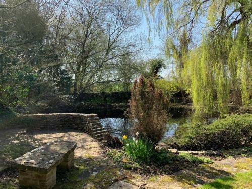 Heathfield Cottage- A Little Gem In The Cotswolds