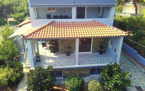 Villa Augustinos Silver - Sea Side Luxury Apartments