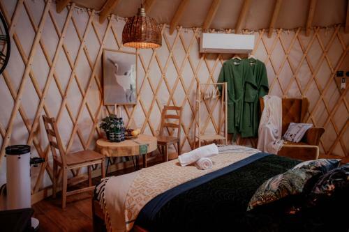 Jurta W Koronach Drzew Z Jacuzzi-dzikolas Glamping