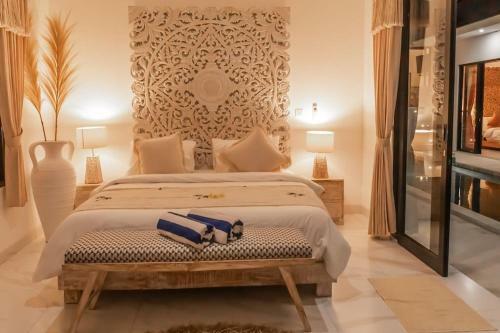 Villa Hakem Elegant And Modern 4 Bedrooms Villa Pool View