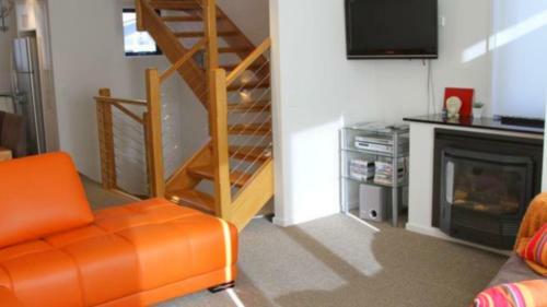 Luxury Woodridge 2-bedroom Apartment