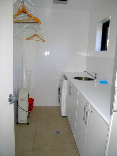 Luxury Woodridge 2-bedroom Apartment