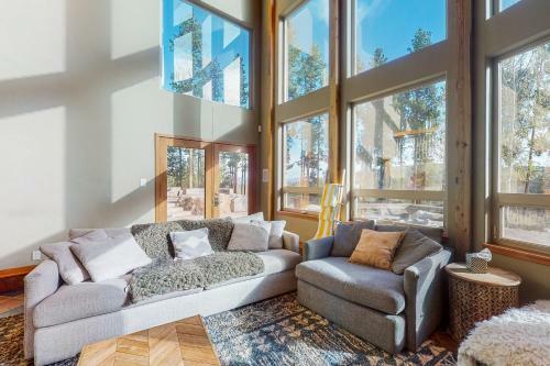 Grand Golf Course Chalet
