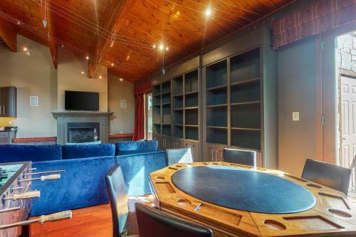 Grand Golf Course Chalet