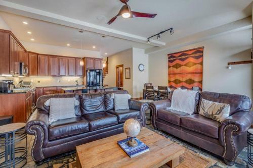 #1046- Stunning Remodeled Cornerstone Townhome