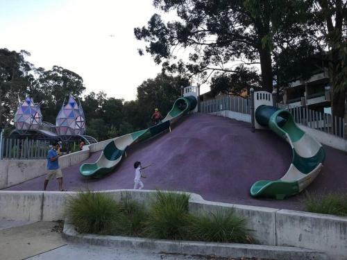 Macquarie Treetops - Peaceful Sydney 2br Apartment