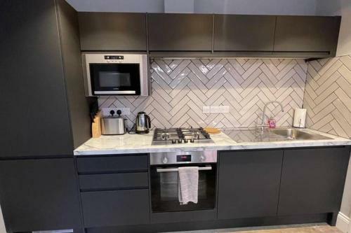 Two Bed Apartment In An Ideal Location With Parking