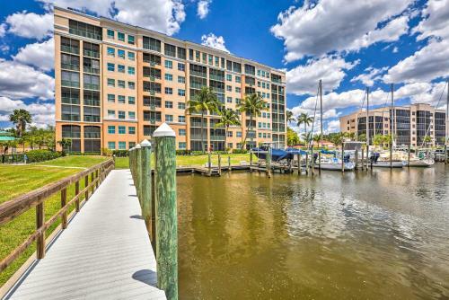Apartamento Burnt Store Marina Condo With Community Pool!