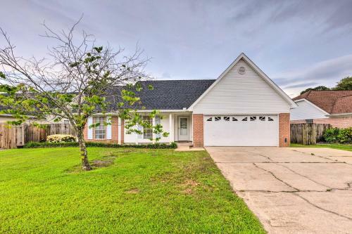 Single-story Home With Patio, 5 Mi To Beach!