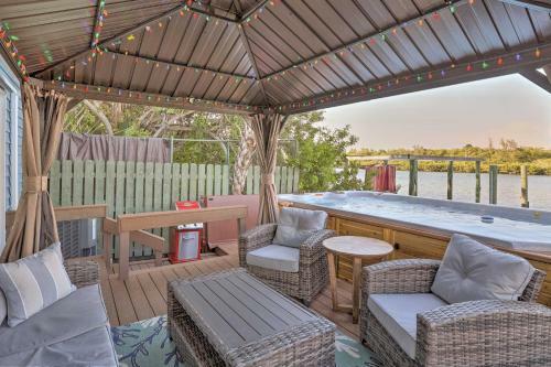 Waterfront Oasis With Views, Dock And Hot Tub!