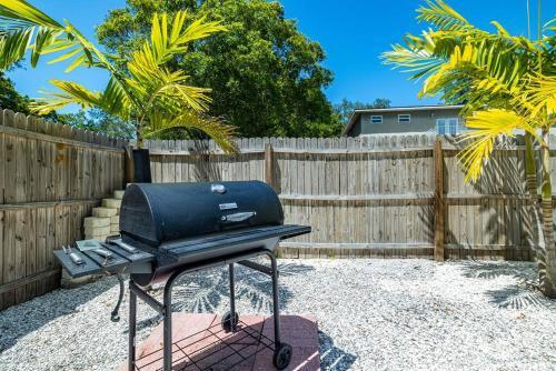 Spacious Pool Home With Putting Green, Sleeps 18!!
