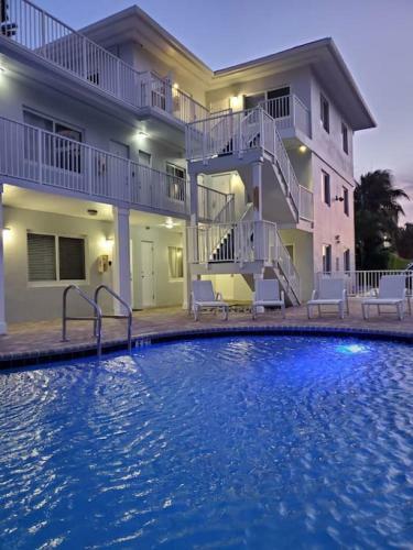 Apartamento Bayshore Breeze 3 - King Bed, Kitchen, Parking