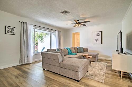 The Teal House - Pool And Yard, 2 Mi To Beach