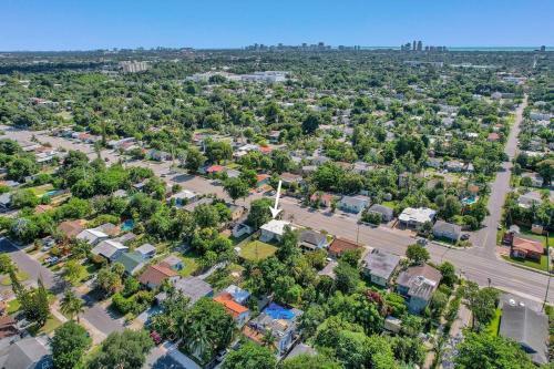 Beach House-fenced Yard/pet Friendly Free Parking