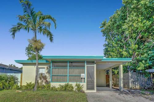 Beach House-fenced Yard/pet Friendly Free Parking