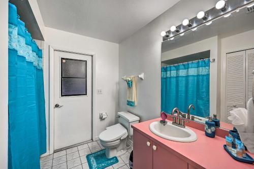 Canalfront Cape Coral Home With Kayaks And Bikes!