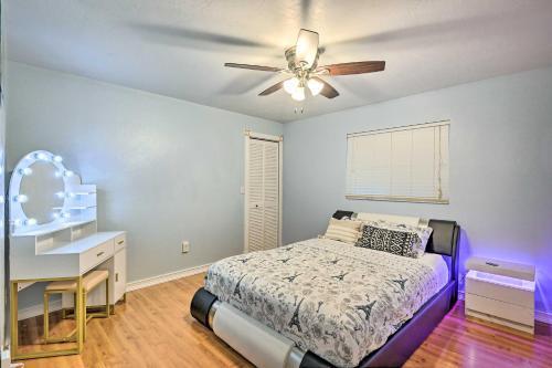 Canalfront Cape Coral Home With Kayaks And Bikes!