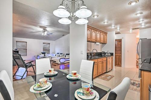 Canalfront Cape Coral Home With Kayaks And Bikes!
