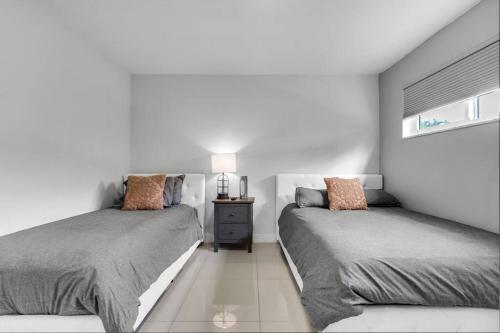 Hollywood Hills 3bd Home Parking Bbq & Backyard