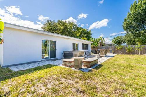 Hollywood Hills 3bd Home Parking Bbq & Backyard