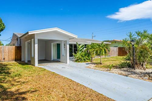Hollywood Hills 3bd Home Parking Bbq & Backyard