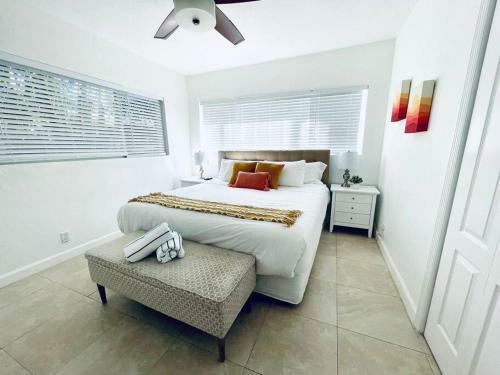 Heated Pool Home-best Location 5 Min To Beach