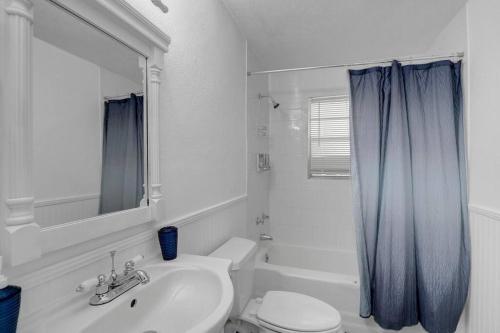 New Colonial White House Hotel Hollywood