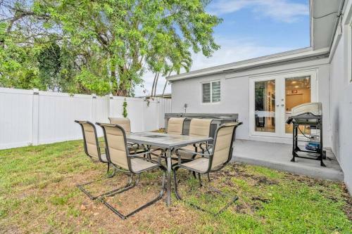 Hollywood Hills 3bd House With Backyard & Bbq