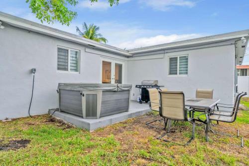Hollywood Hills 3bd House With Backyard & Bbq