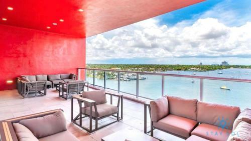 Posada 5 Beachfront Resort Infinity Edge Swimming Pool Hot Tub